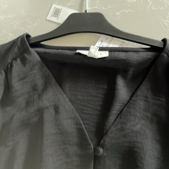 Top Shop black button up v-neck blouse. New with tags size 6. - Picture 8 of 8